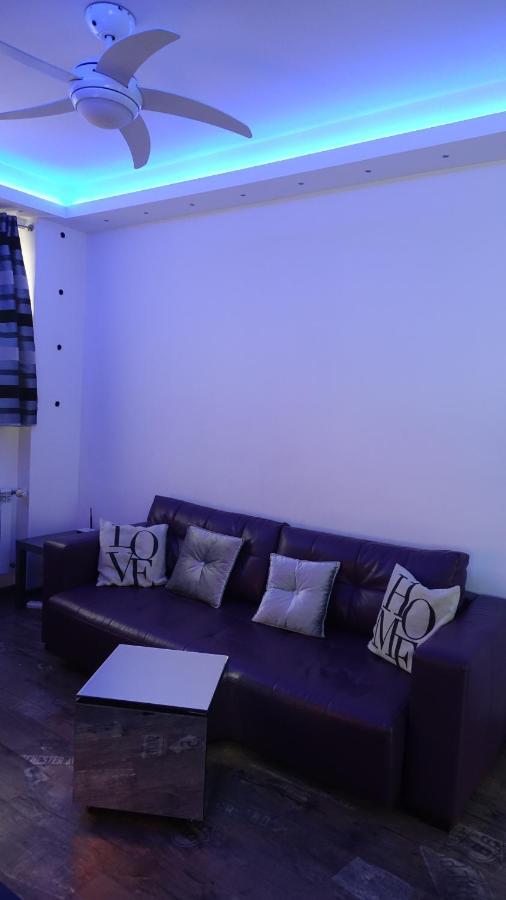 Appartamento Apartament Neon Gdynia Esterno foto